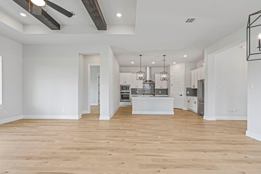 Spacious, unfurnished interior of a new home in ShadowGlen, Manor (Image 11). Spacious, unfurnished interior of a new home in ShadowGlen, Manor (Image 11).