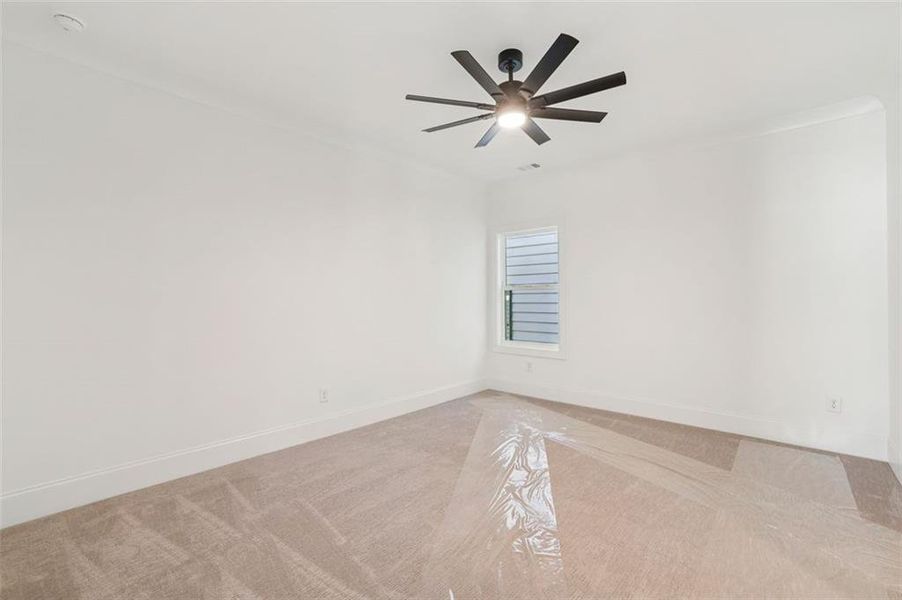 Spacious, unfurnished interior of a new home in , Brookhaven (Image 18).