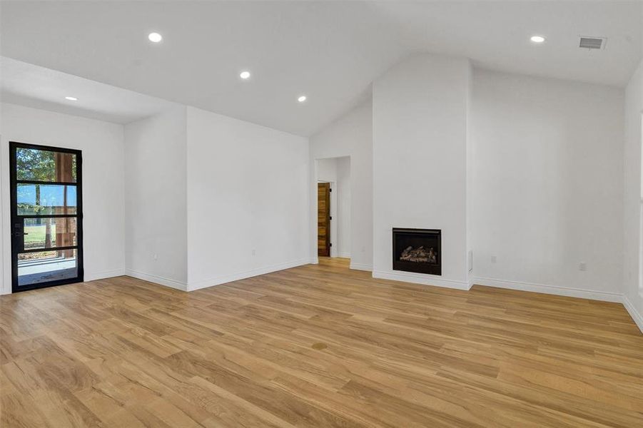 Spacious, unfurnished interior of a new home in , Tolar (Image 27). Spacious, unfurnished interior of a new home in , Tolar (Image 27).