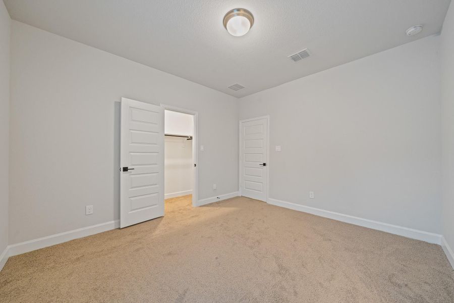 Spacious, unfurnished interior of a new home in , Brookshire (Image 48).