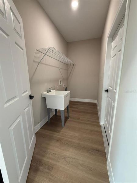 Spacious, unfurnished interior of a new home in , Ocala (Image 34).