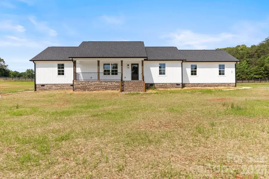 Exterior details and patio area of a home in , Lincolnton (Image 22).
