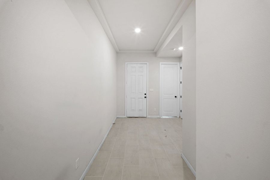 Spacious, unfurnished interior of a new home in Alberta Heights, Edinburg (Image 16).