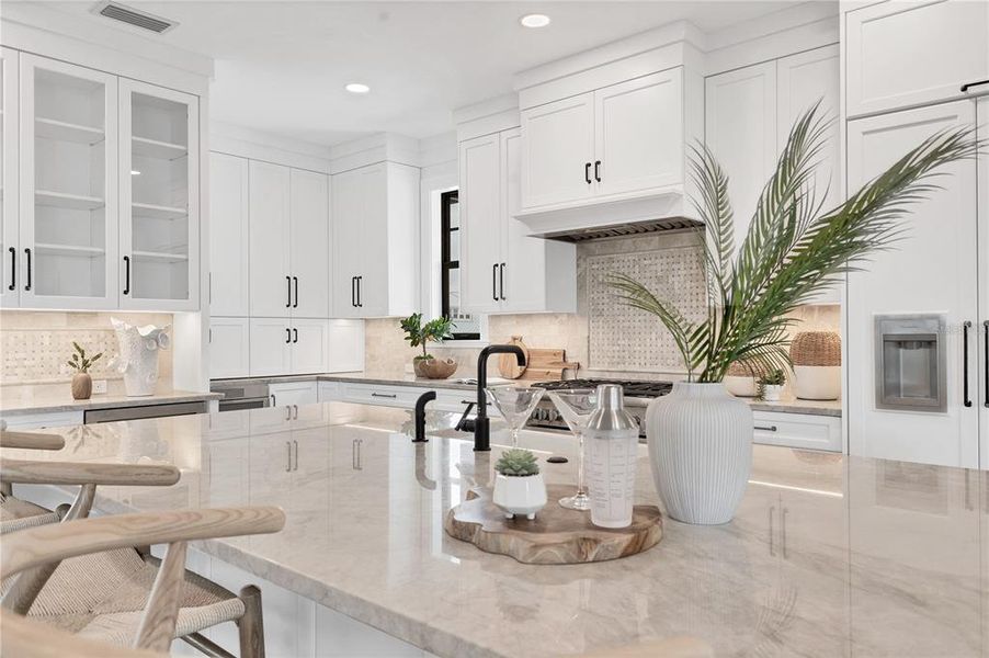 Furnished interior view inside a new home in , Boca Grande (Image 52).