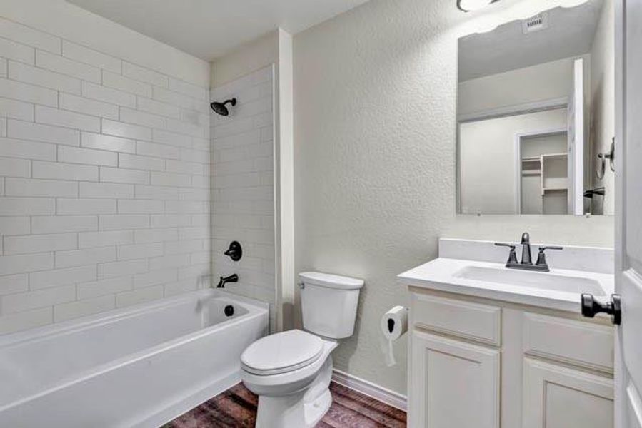 Furnished interior view inside a new home in , Fort Worth (Image 9).