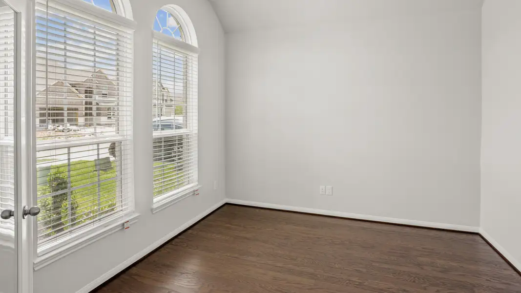 Representative unfurnished interior of a home built from the The Casey - April Sound by Legend Homes in Lake Conroe Area Homes, Montgomery (Image 18).