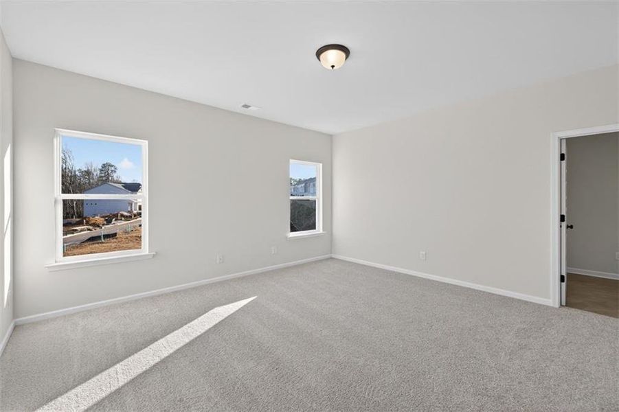 Spacious, unfurnished interior of a new home in Sanders Park, Austell (Image 29).