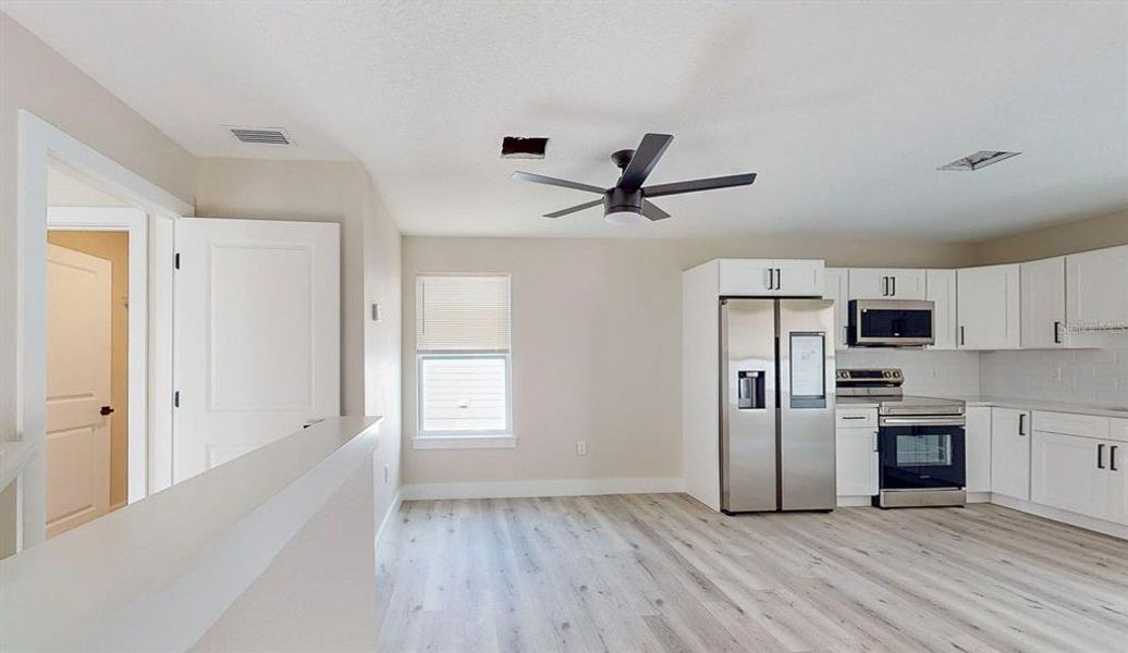 Spacious, unfurnished interior of a new home in , St. Petersburg (Image 26).