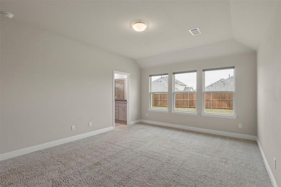 Spacious, unfurnished interior of a new home in , Anna (Image 29).