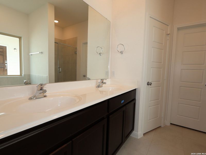 Furnished interior view inside a new home in Park Place, New Braunfels (Image 9).
