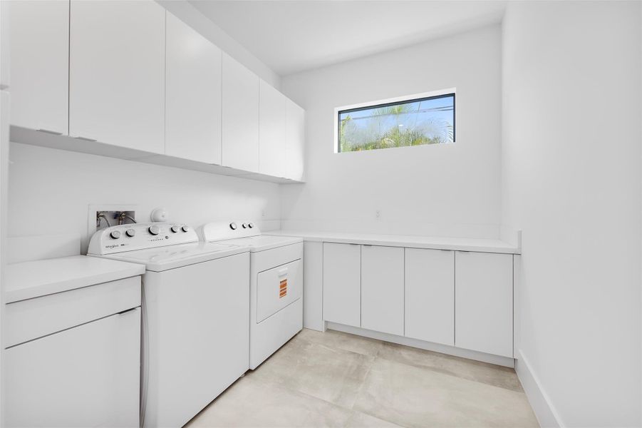 Furnished interior view inside a new home in , Fort Lauderdale (Image 10). Furnished interior view inside a new home in , Fort Lauderdale (Image 10).