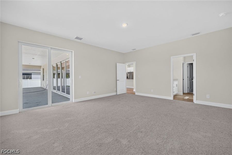 Spacious, unfurnished interior of a new home in Cape Coral, Cape Coral (Image 20). Spacious, unfurnished interior of a new home in Cape Coral, Cape Coral (Image 20).