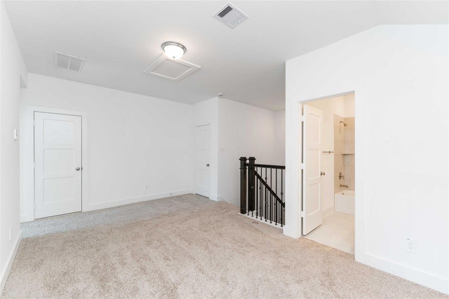 Spacious, unfurnished interior of a new home in Elyson, Katy (Image 20).