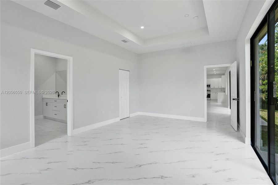 Spacious, unfurnished interior of a new home in , Fort Lauderdale (Image 18). Spacious, unfurnished interior of a new home in , Fort Lauderdale (Image 18).
