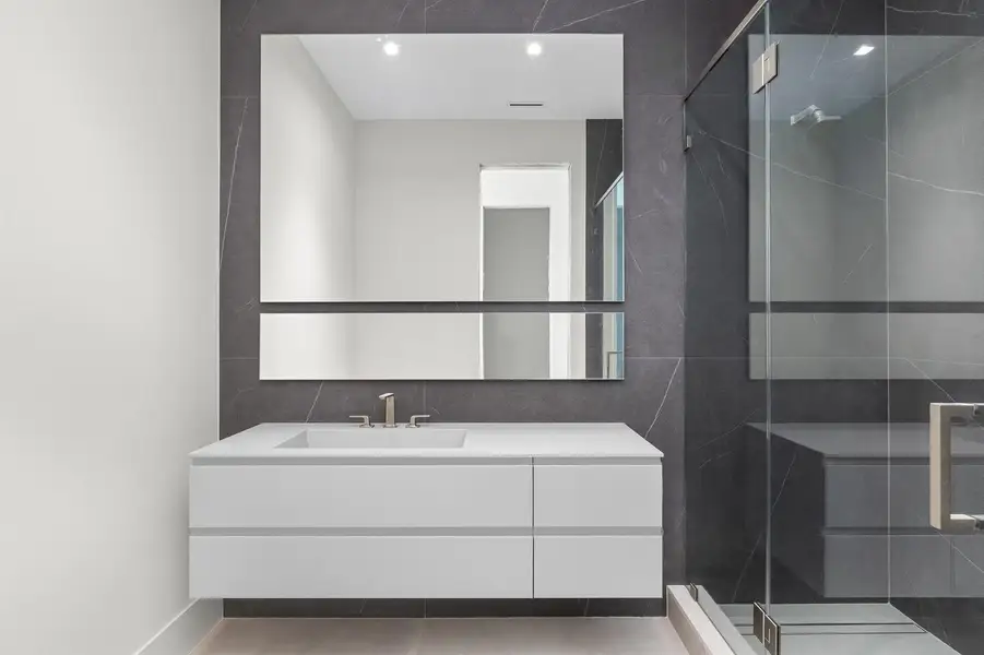 Guest Bath 1
