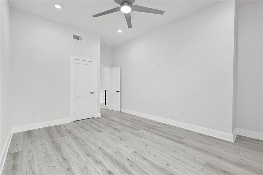 Spacious, unfurnished interior of a new home in , Pottsboro (Image 26).