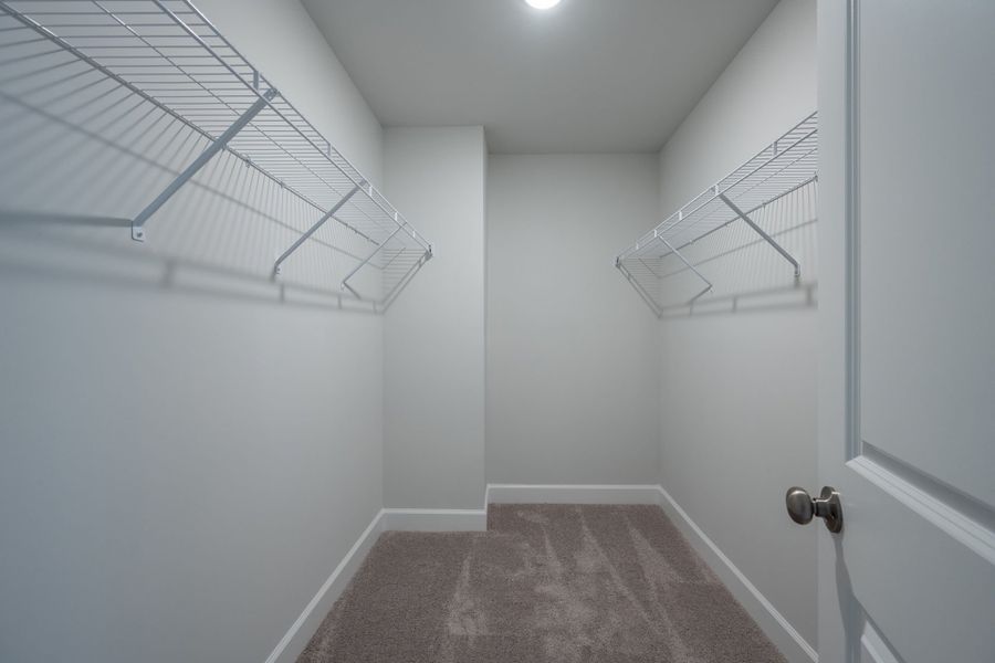 Walk-In Closet Walk-In Closet