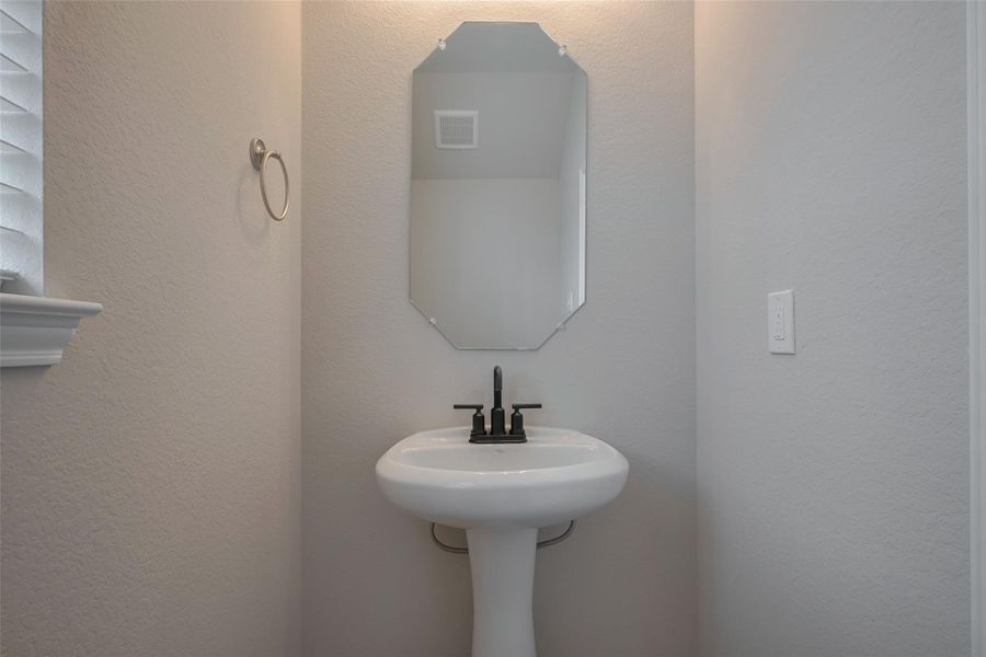 Close-up of interior finishes inside a home in La Segarra, Brookshire (Image 21).