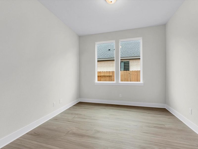 Spacious, unfurnished interior of a new home in Trillium 50′, Richmond (Image 19).