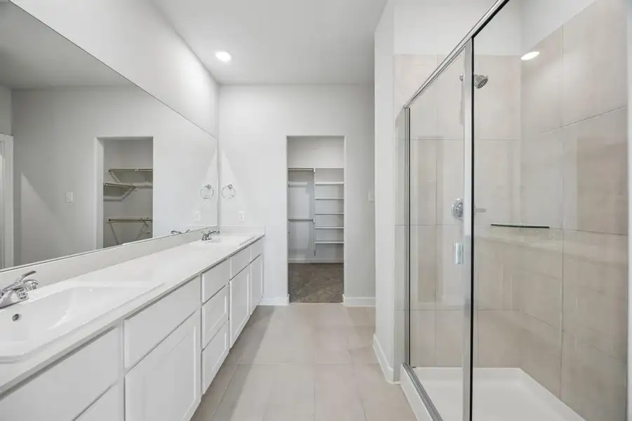 Primary Bathroom in the Mesquite home plan by Trophy Signature Homes – REPRESENTATIVE PHOTO Primary Bathroom in the Mesquite home plan by Trophy Signature Homes – REPRESENTATIVE PHOTO