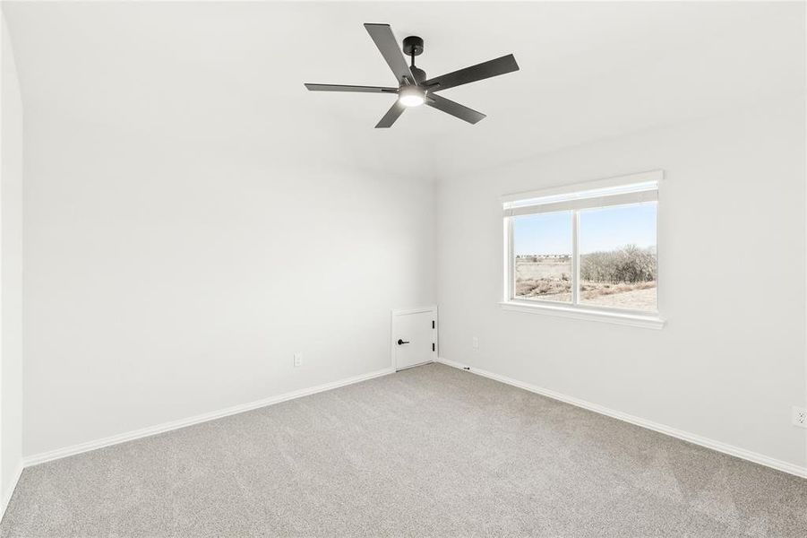 Spacious, unfurnished interior of a new home in Creekview Meadows, Pilot Point (Image 35).