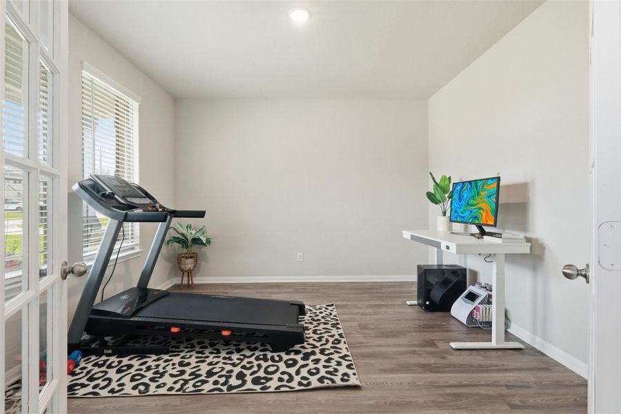 Furnished interior view inside a new home in Deer Trail Estates, Conroe (Image 14).
