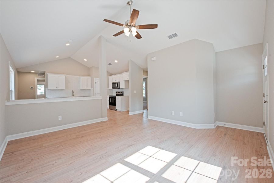 Spacious, unfurnished interior of a new home in , Landis (Image 10).