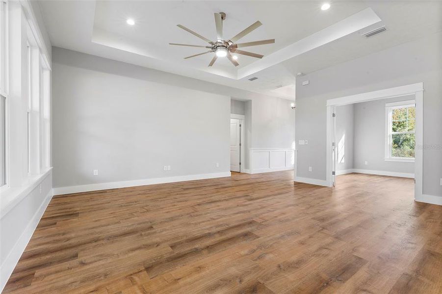 Spacious, unfurnished interior of a new home in , Live Oak (Image 17).