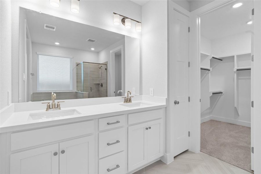 Furnished interior view inside a new home in Madeley Creek, Conroe (Image 15). Furnished interior view inside a new home in Madeley Creek, Conroe (Image 15).