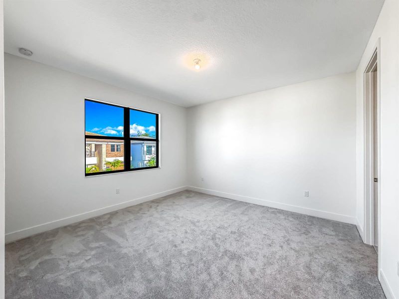 69-web-or-mls-JOY06605