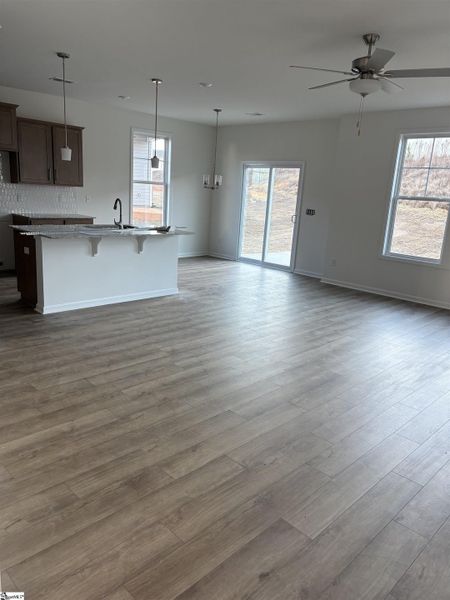 Spacious, unfurnished interior of a new home in Hazelwood, Boiling Springs (Image 9).