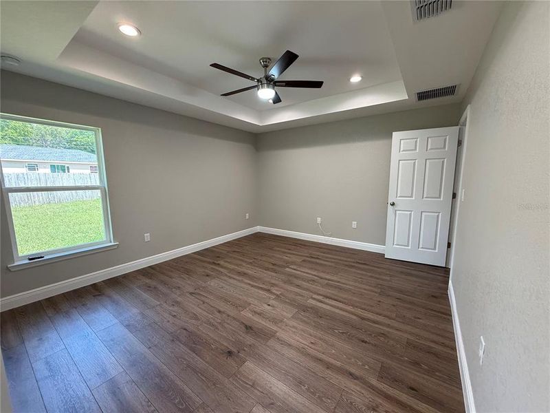 Spacious, unfurnished interior of a new home in , Ocala (Image 19).