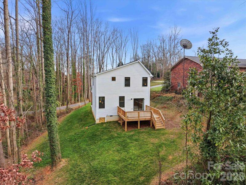Exterior details and patio area of a home in , Conover (Image 24).