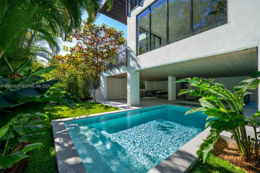 Exterior details and patio area of a home in , Miami (Image 29).