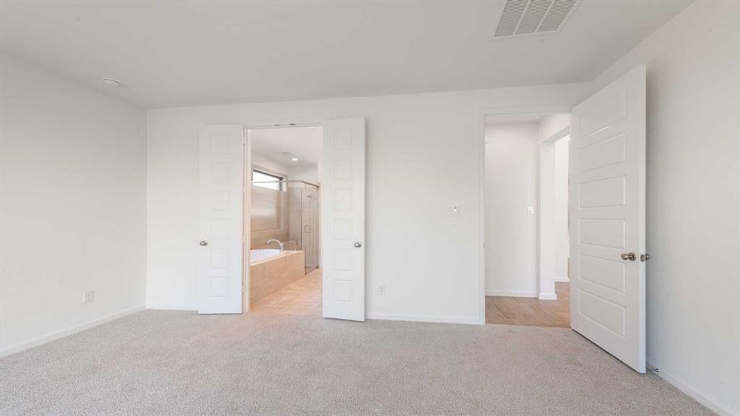 Spacious, unfurnished interior of a new home in Devonshire - Reserve 45', Forney (Image 10). Spacious, unfurnished interior of a new home in Devonshire - Reserve 45', Forney (Image 10).