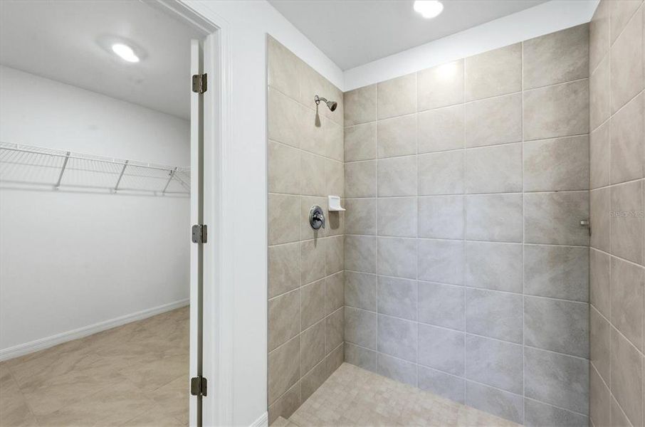 Close-up of interior finishes inside a home in Rotonda Lakes, Rotonda West (Image 13).