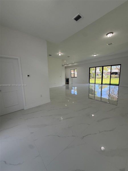 Spacious, unfurnished interior of a new home in , Cutler Bay (Image 15).