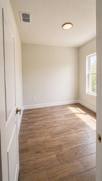 Spacious, unfurnished interior of a new home in , Kissimmee (Image 9).