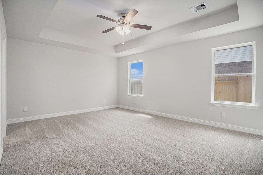 Spacious, unfurnished interior of a new home in Kiber Reserve, Angleton (Image 13).