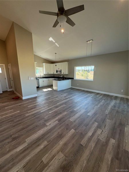 Spacious, unfurnished interior of a new home in , Crestone (Image 11).