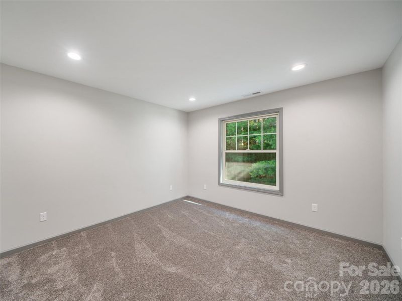 Spacious, unfurnished interior of a new home in , Burnsville (Image 27).