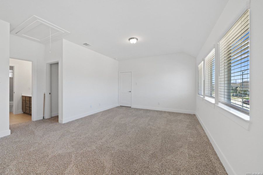 Spacious, unfurnished interior of a new home in Legacy at Lake Dunlap, New Braunfels (Image 11). Spacious, unfurnished interior of a new home in Legacy at Lake Dunlap, New Braunfels (Image 11).