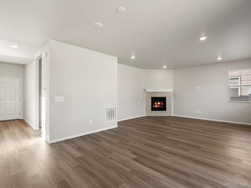 Spacious, unfurnished interior of a new home in Buffalo Highlands: The Flora Collection, Commerce City (Image 15).