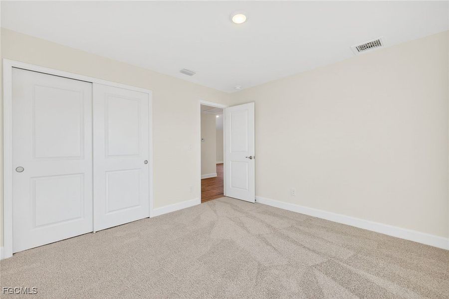 Spacious, unfurnished interior of a new home in Cape Coral, Cape Coral (Image 30).