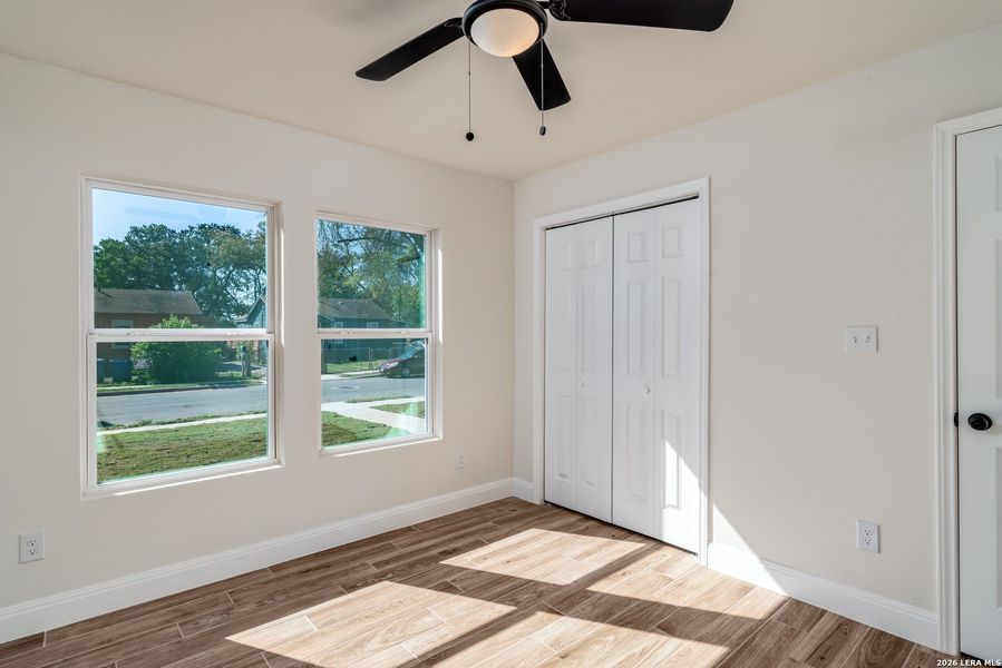 Spacious, unfurnished interior of a new home in , San Antonio (Image 31).