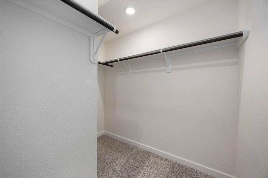 Spacious, unfurnished interior of a new home in Lexington Heights, Willis (Image 17).