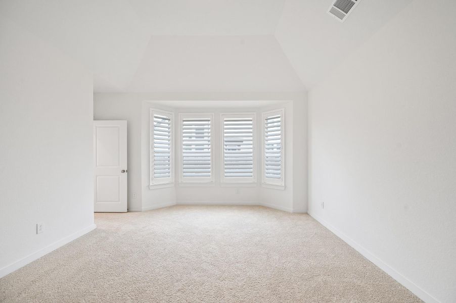 Spacious, unfurnished interior of a new home in Brookewater, Rosenberg (Image 27).