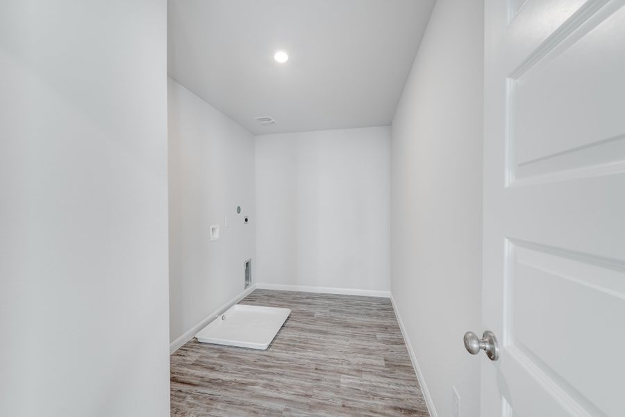 Representative unfurnished interior of a home built from the Jefferson by National HomeCorp in Lincolnton, Lincolnton (Image 44).