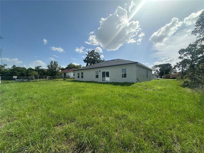 Exterior details and patio area of a home in , Ocala (Image 3).