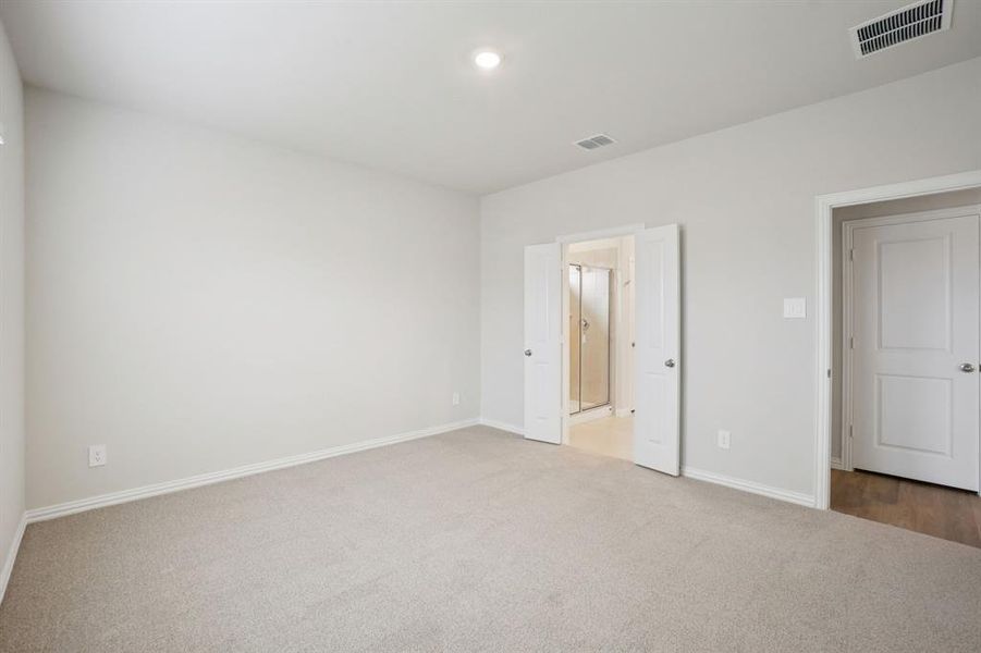 Spacious, unfurnished interior of a new home in Parks at Foster Crossing - Spring Series, Anna (Image 31). Spacious, unfurnished interior of a new home in Parks at Foster Crossing - Spring Series, Anna (Image 31).